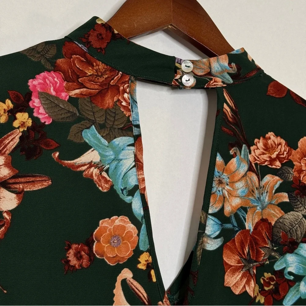 Altar’d State Green Floral Blouse Flare Bell Sleeve Choker Collar Top SZ Medium